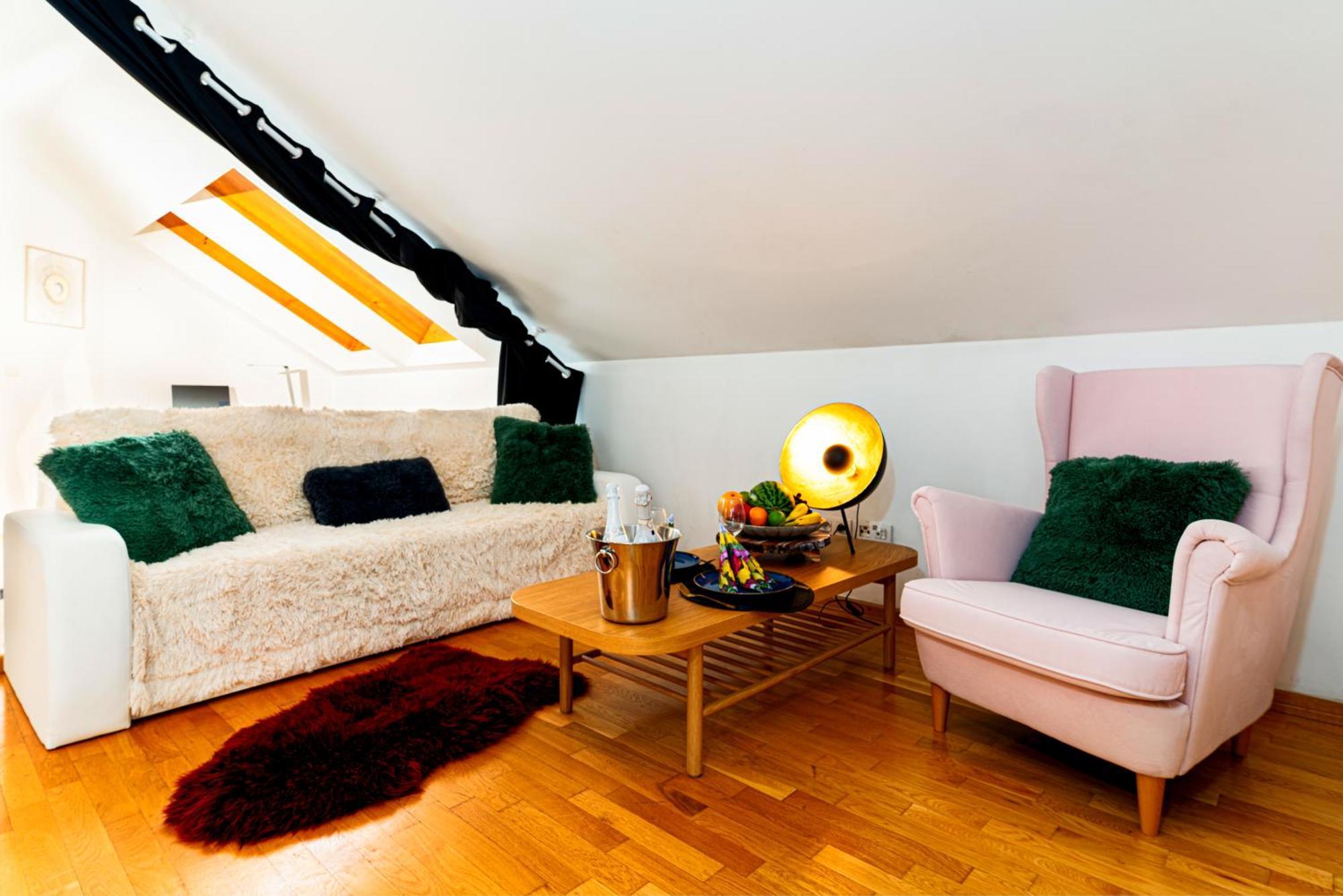 Golden River Apartment Praha Bagian luar foto