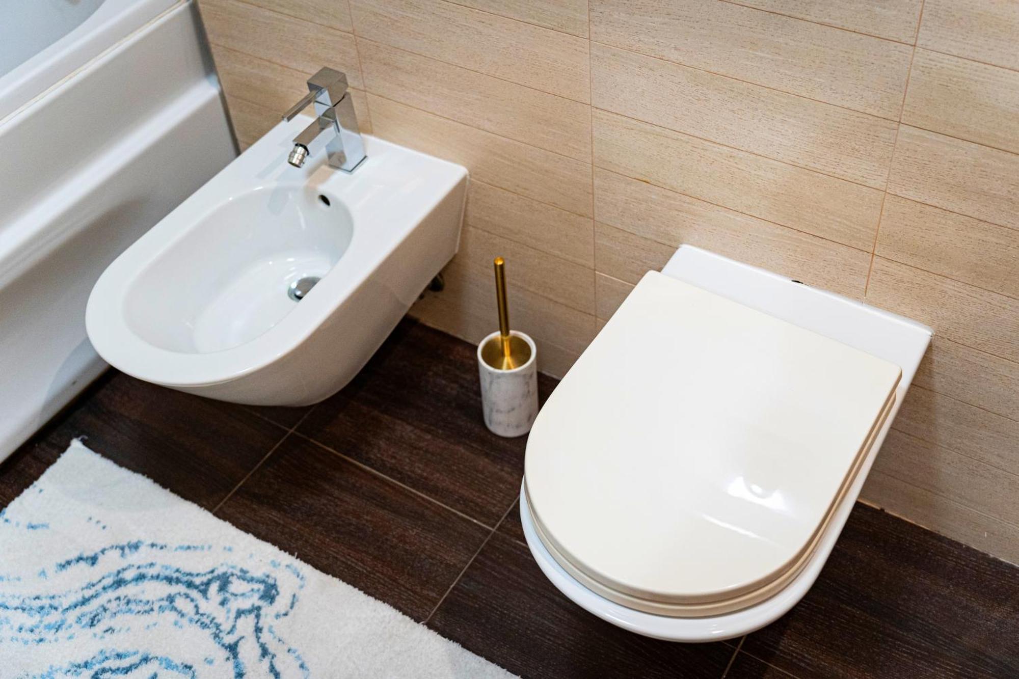 Golden River Apartment Praha Bagian luar foto