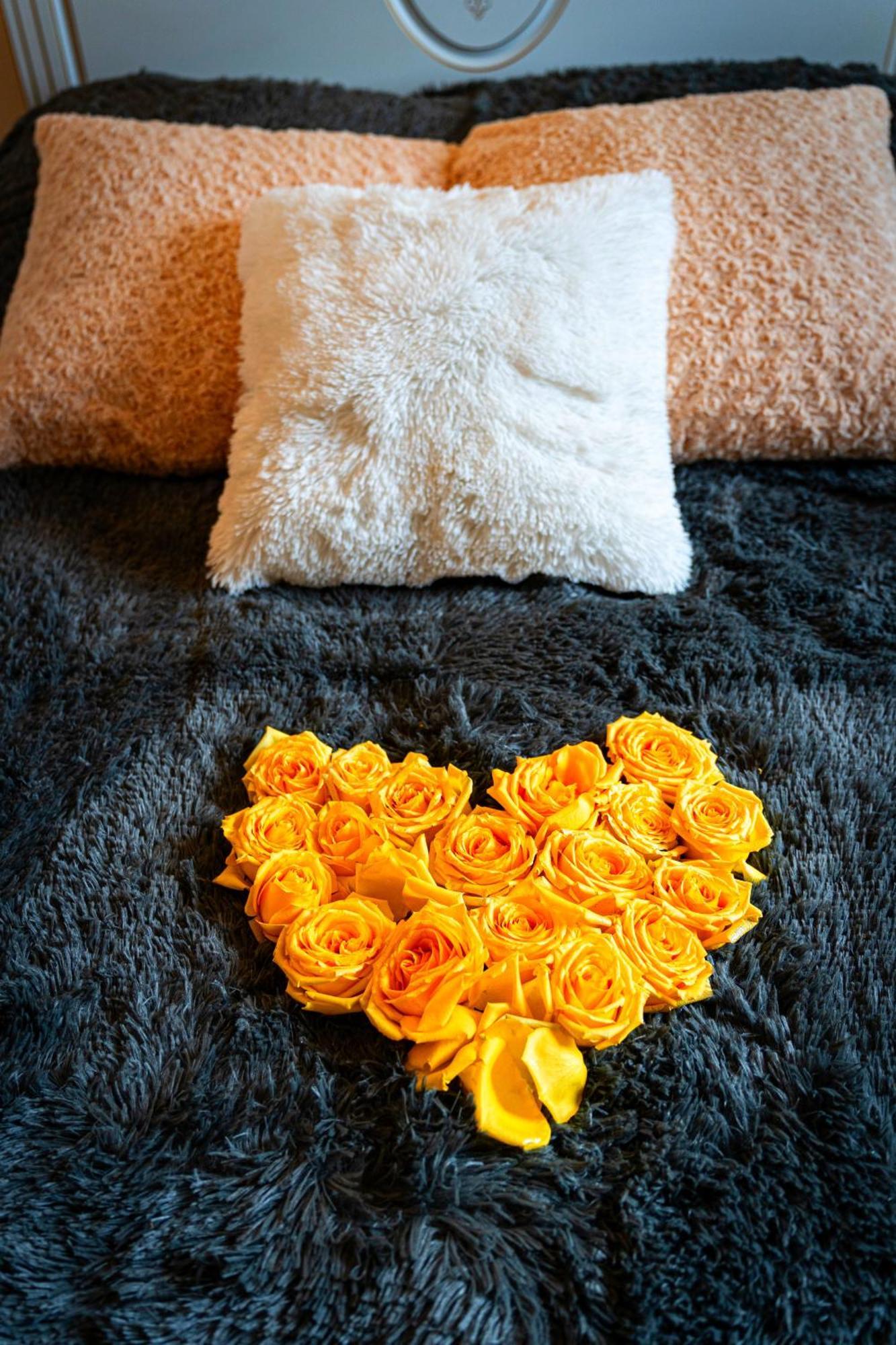 Golden River Apartment Praha Bagian luar foto
